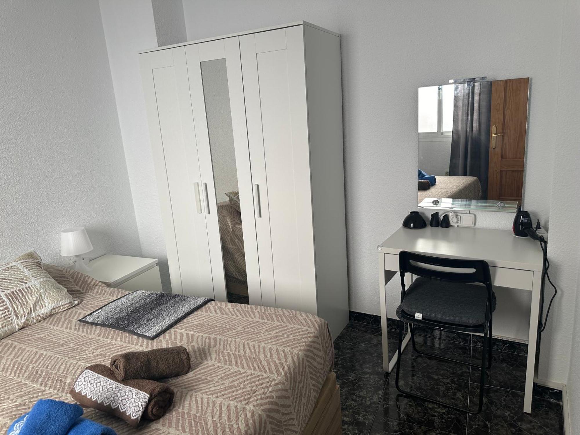 Almeria Centro Habitacion Privada En Apartamento Compartido Екстер'єр фото