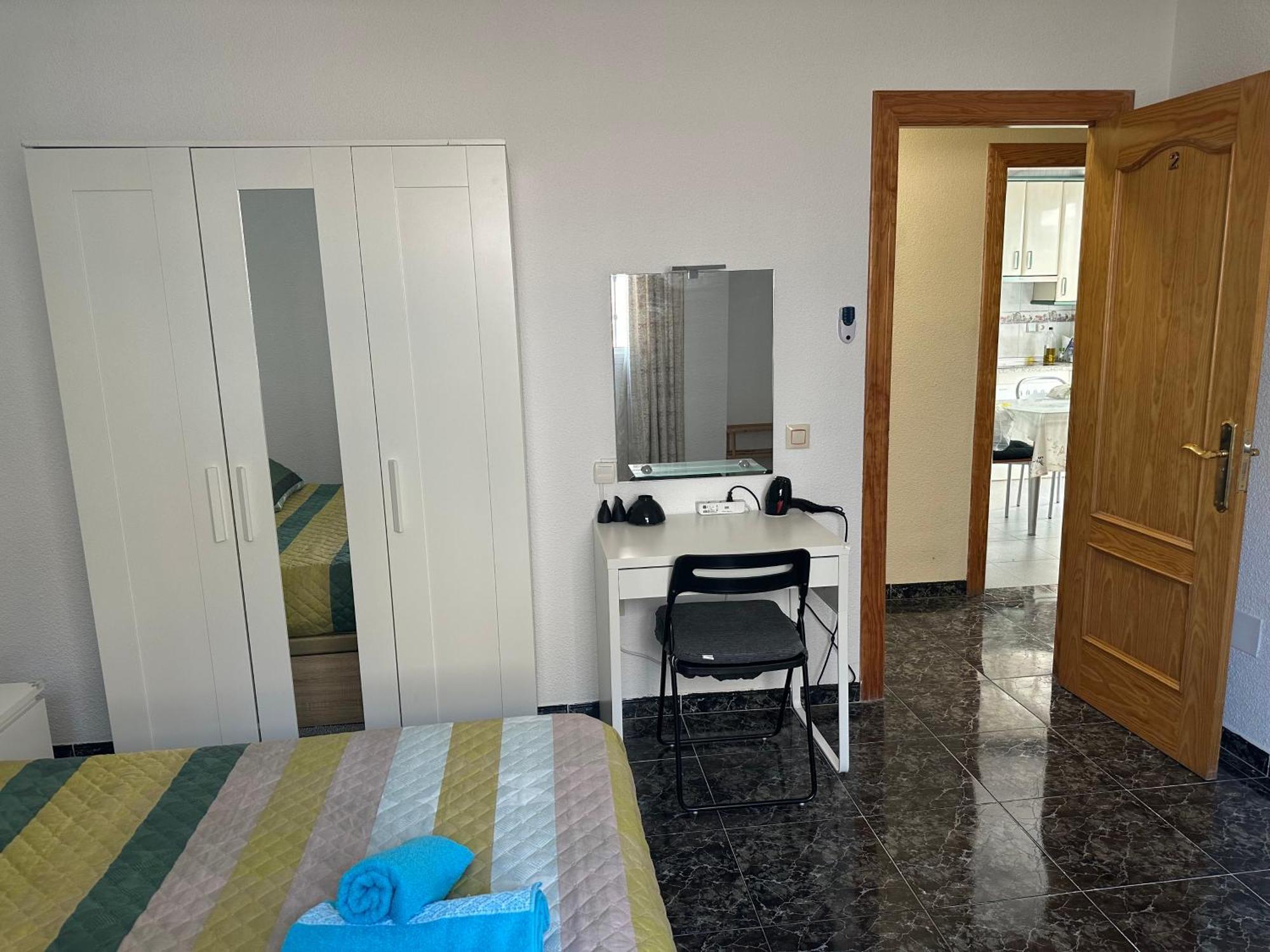 Almeria Centro Habitacion Privada En Apartamento Compartido Екстер'єр фото