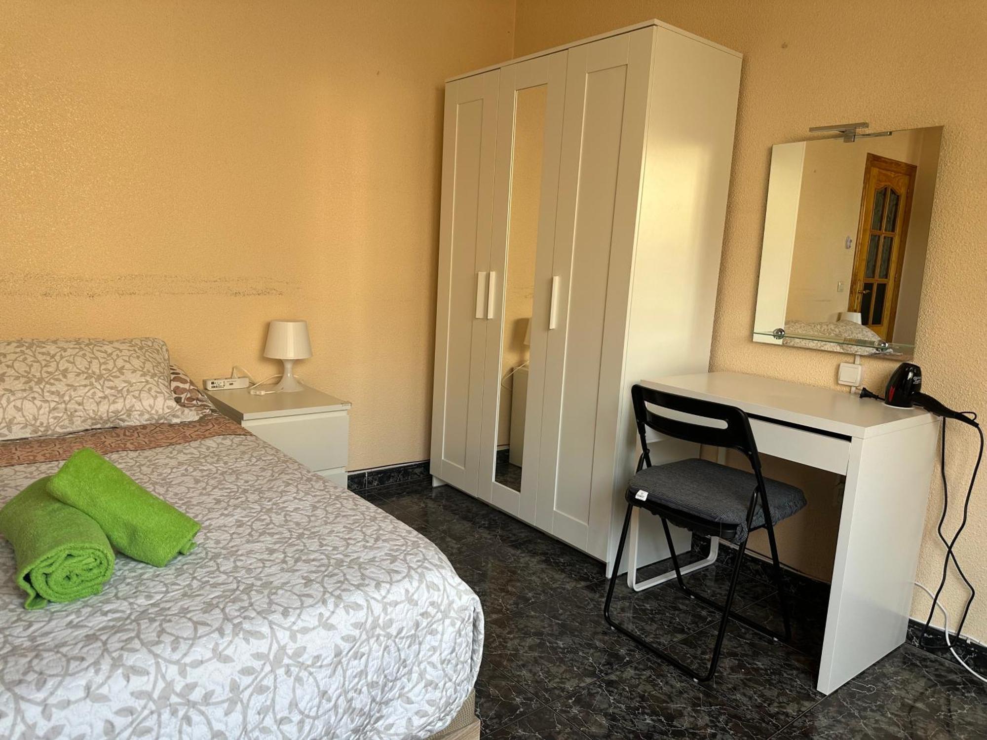 Almeria Centro Habitacion Privada En Apartamento Compartido Екстер'єр фото