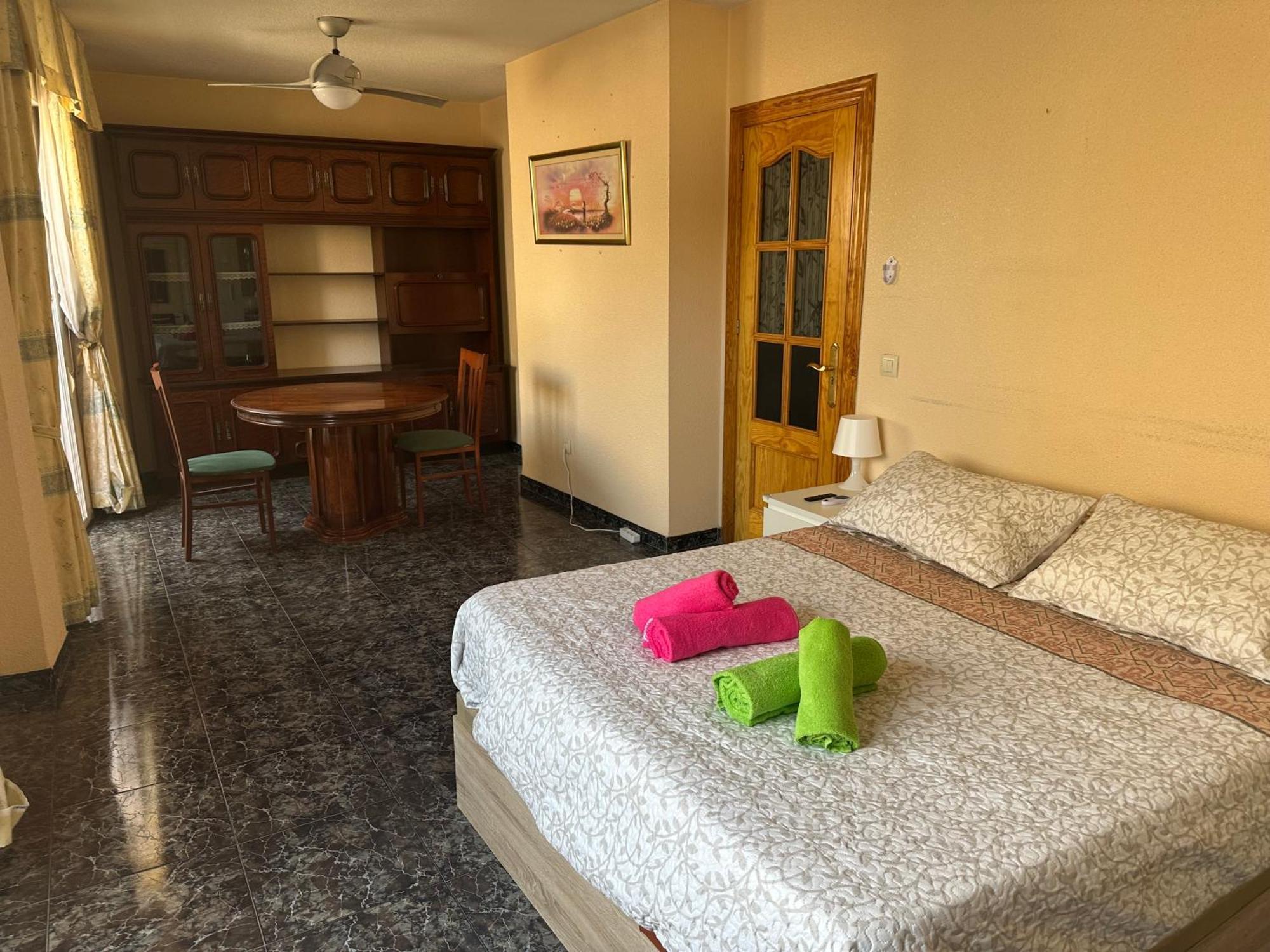 Almeria Centro Habitacion Privada En Apartamento Compartido Екстер'єр фото