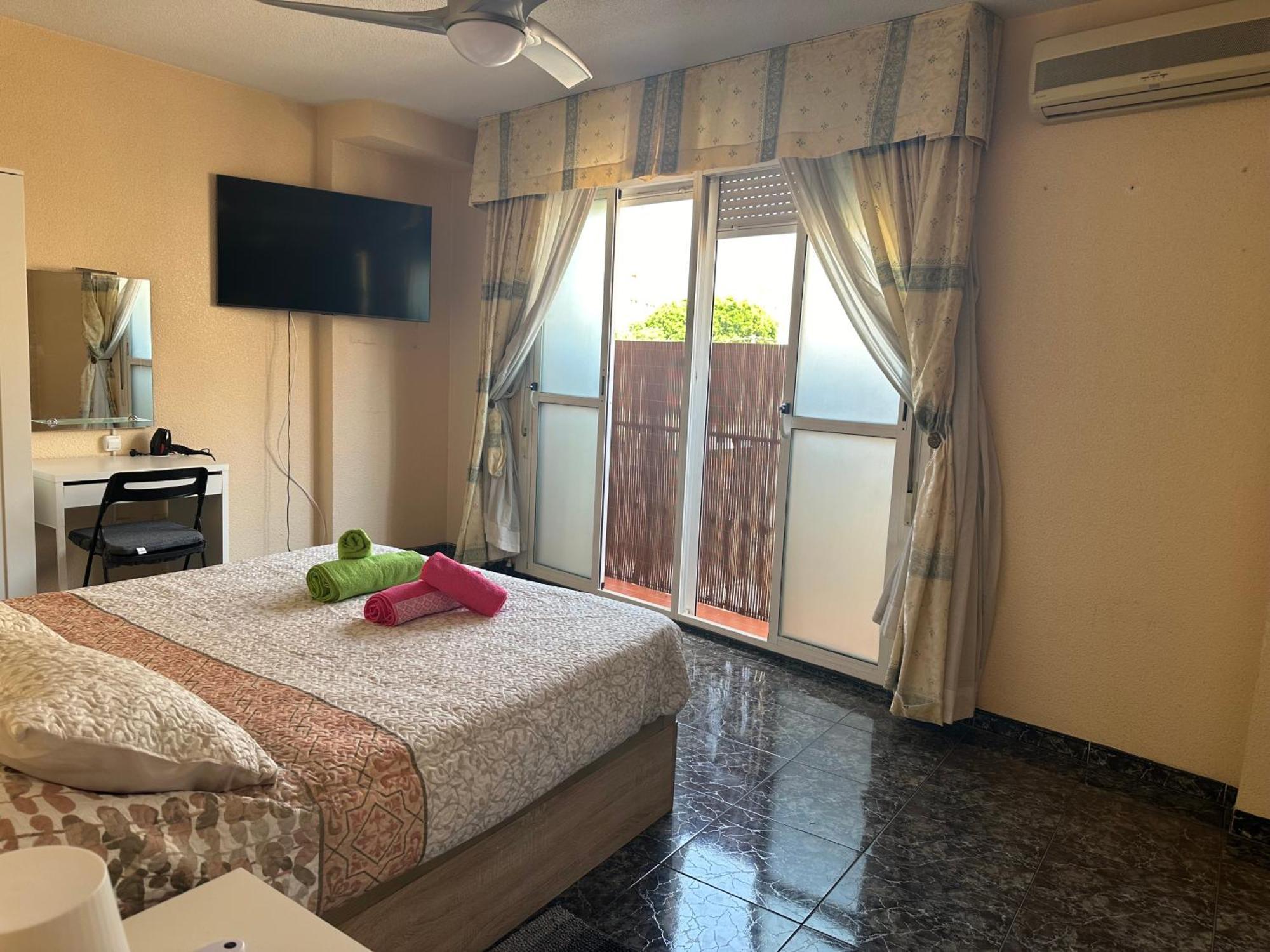 Almeria Centro Habitacion Privada En Apartamento Compartido Екстер'єр фото