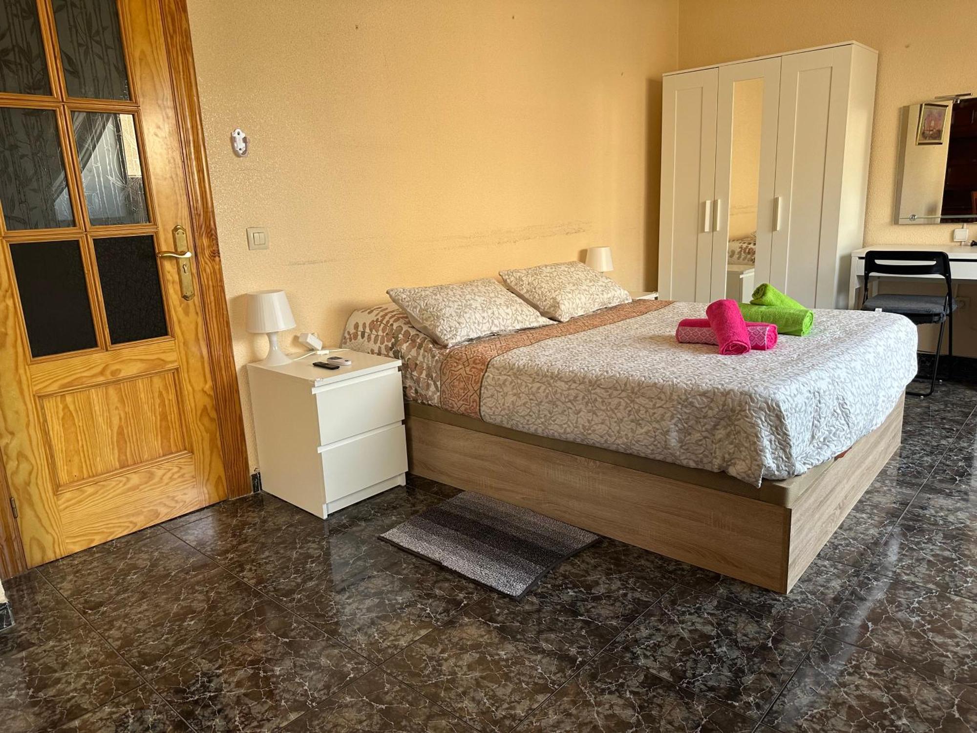 Almeria Centro Habitacion Privada En Apartamento Compartido Екстер'єр фото