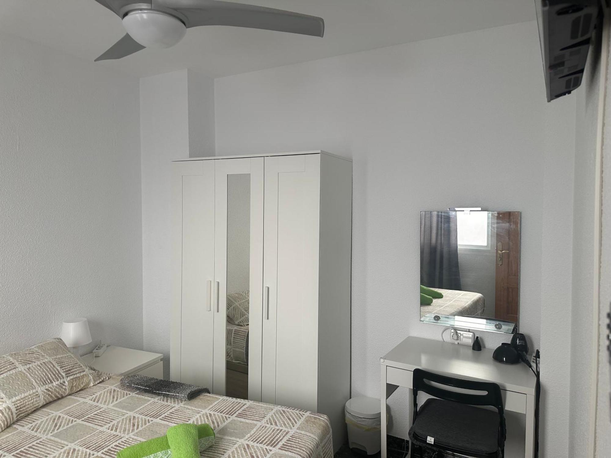 Almeria Centro Habitacion Privada En Apartamento Compartido Екстер'єр фото