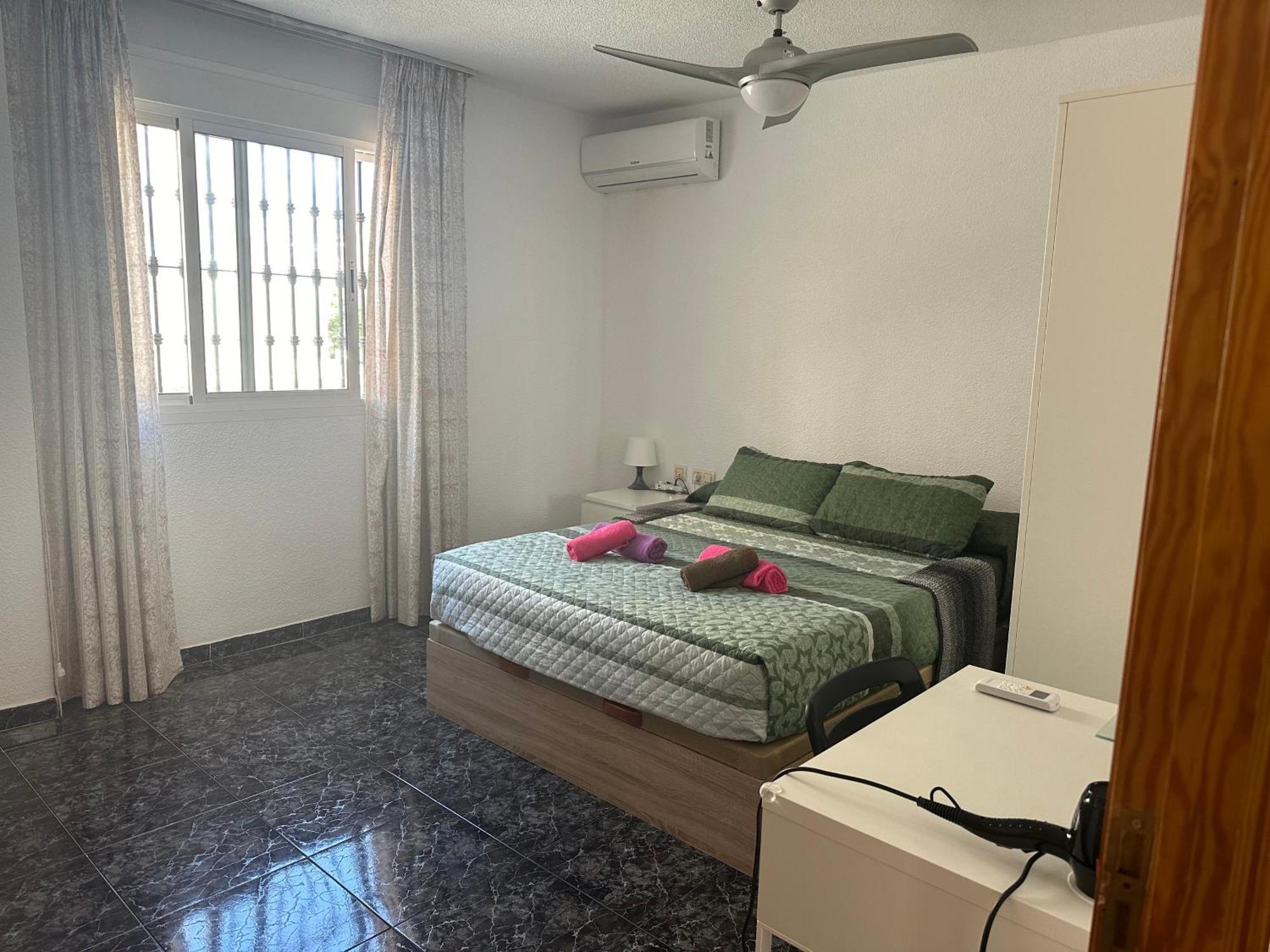 Almeria Centro Habitacion Privada En Apartamento Compartido Екстер'єр фото