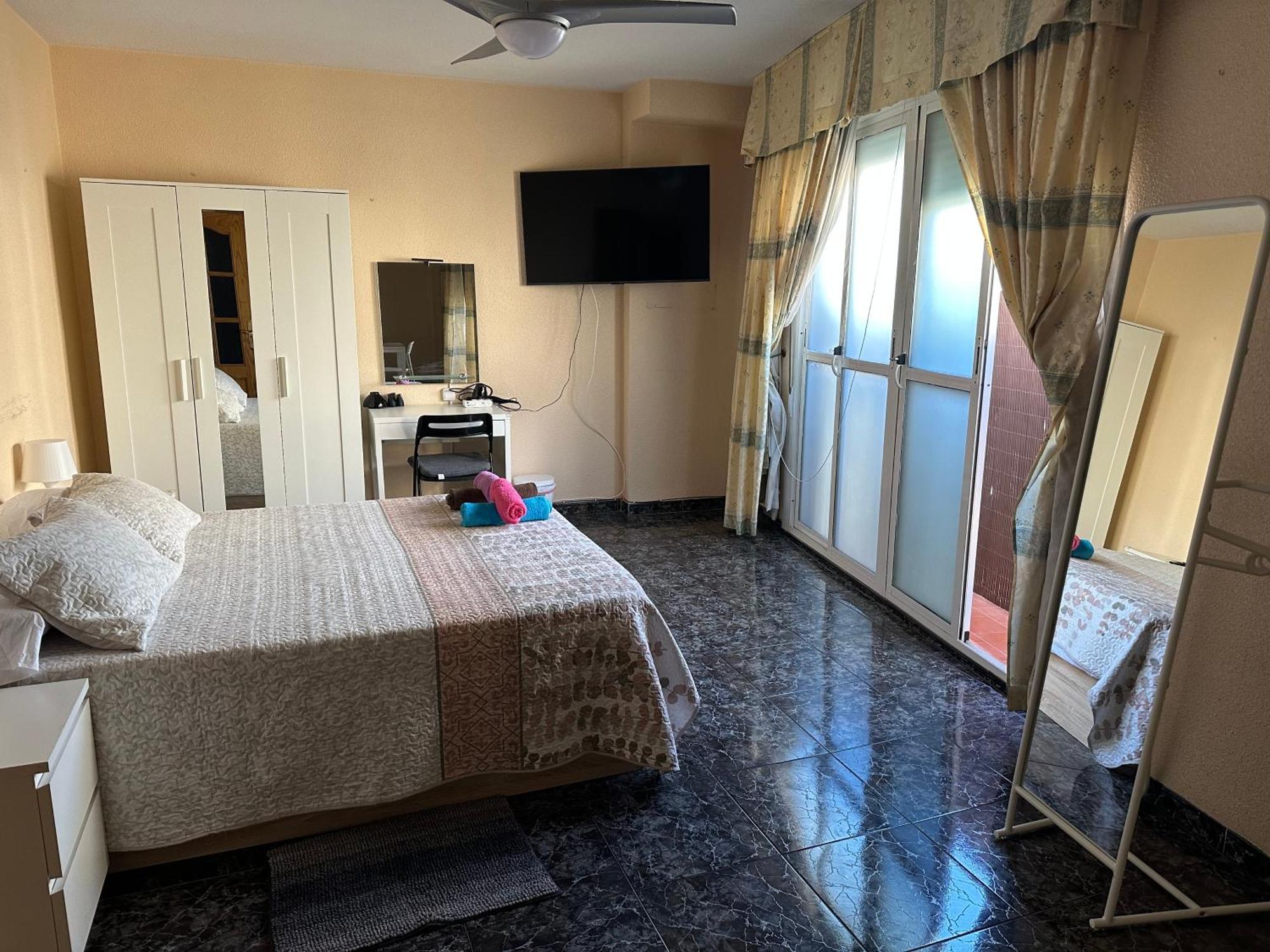 Almeria Centro Habitacion Privada En Apartamento Compartido Екстер'єр фото