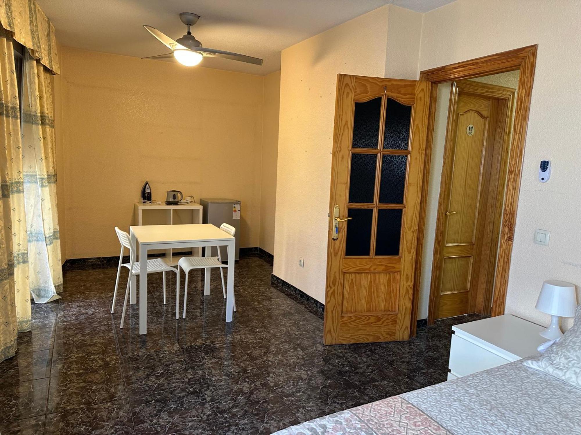Almeria Centro Habitacion Privada En Apartamento Compartido Екстер'єр фото